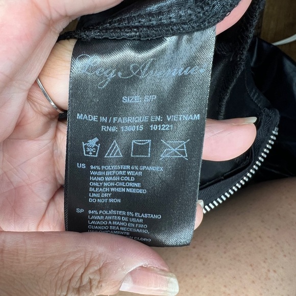 Women's Metallic Catsuit Bodysuit Wet Look Jumpsuit - Picture 3 of 3